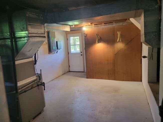 Building Photo - 4 Bedroom Colonial in Timonium