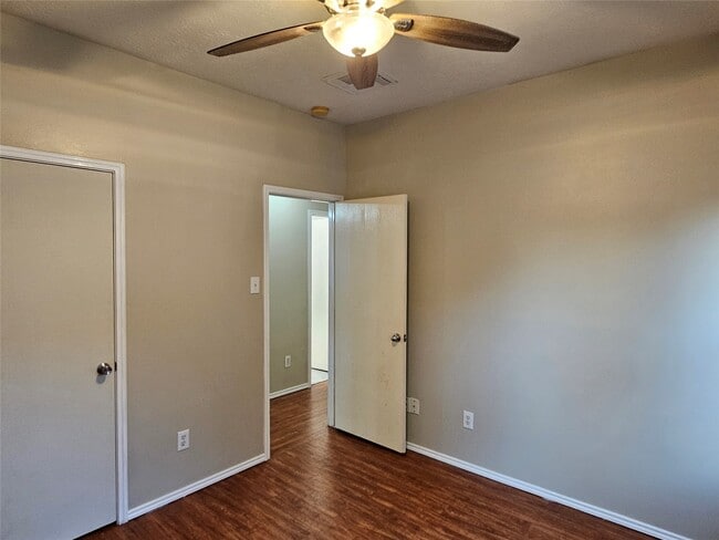 Building Photo - 13111 Cherryglade Ct