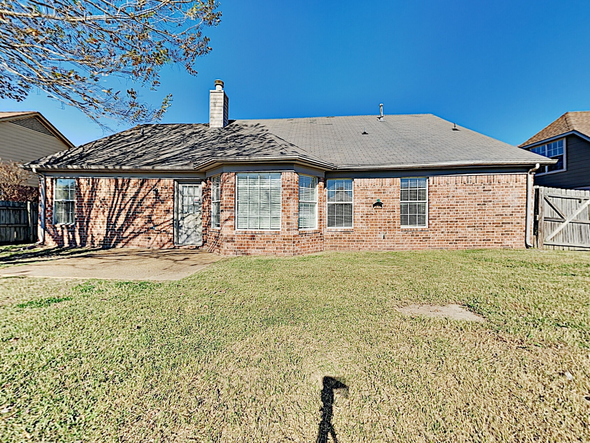 Building Photo - 11215 Wolf Woods Dr