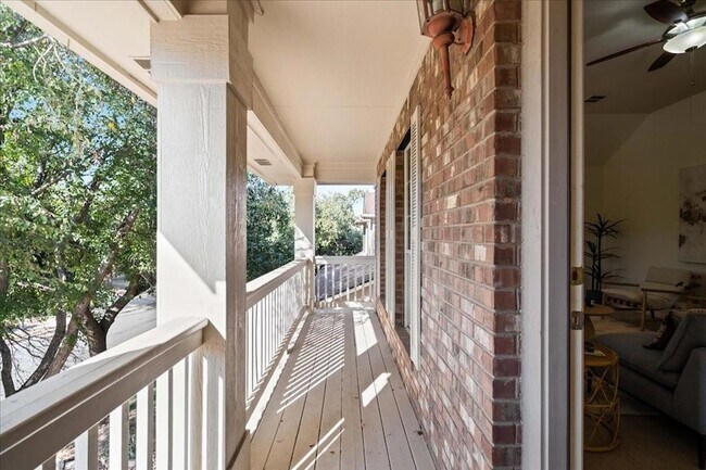 Building Photo - 5128 Bluestar Dr