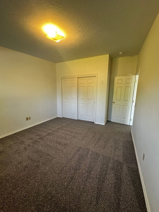 Building Photo - 43 N 25th Ave