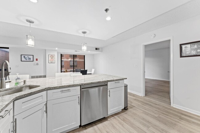 Building Photo - 759 2nd St