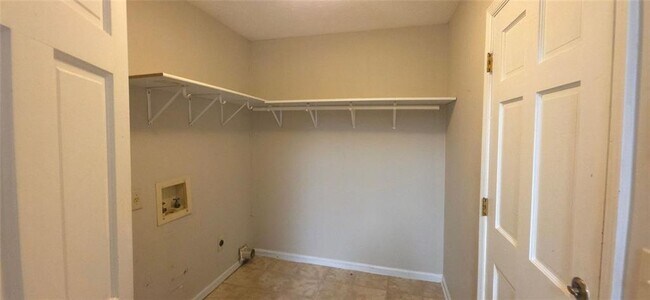 Building Photo - 6601 Brittwood Way