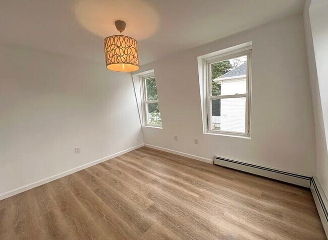 Building Photo - 9 Turner Ave