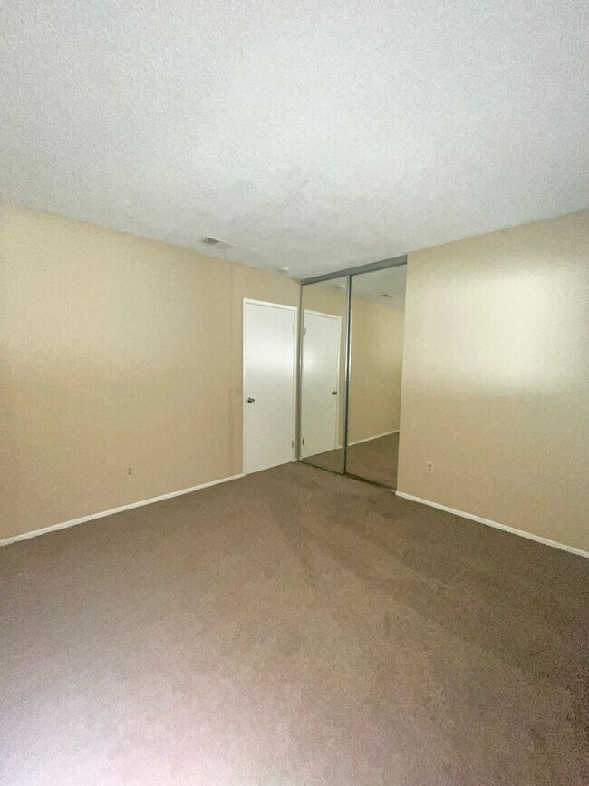 Building Photo - 2759 College Blvd