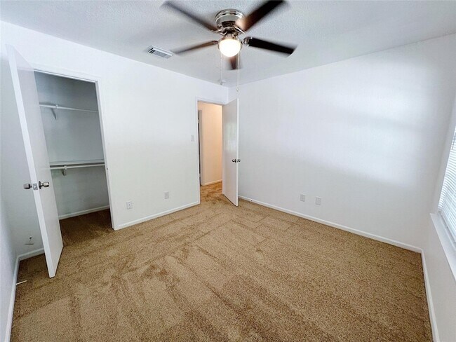 Building Photo - 616 Valley Spring Dr