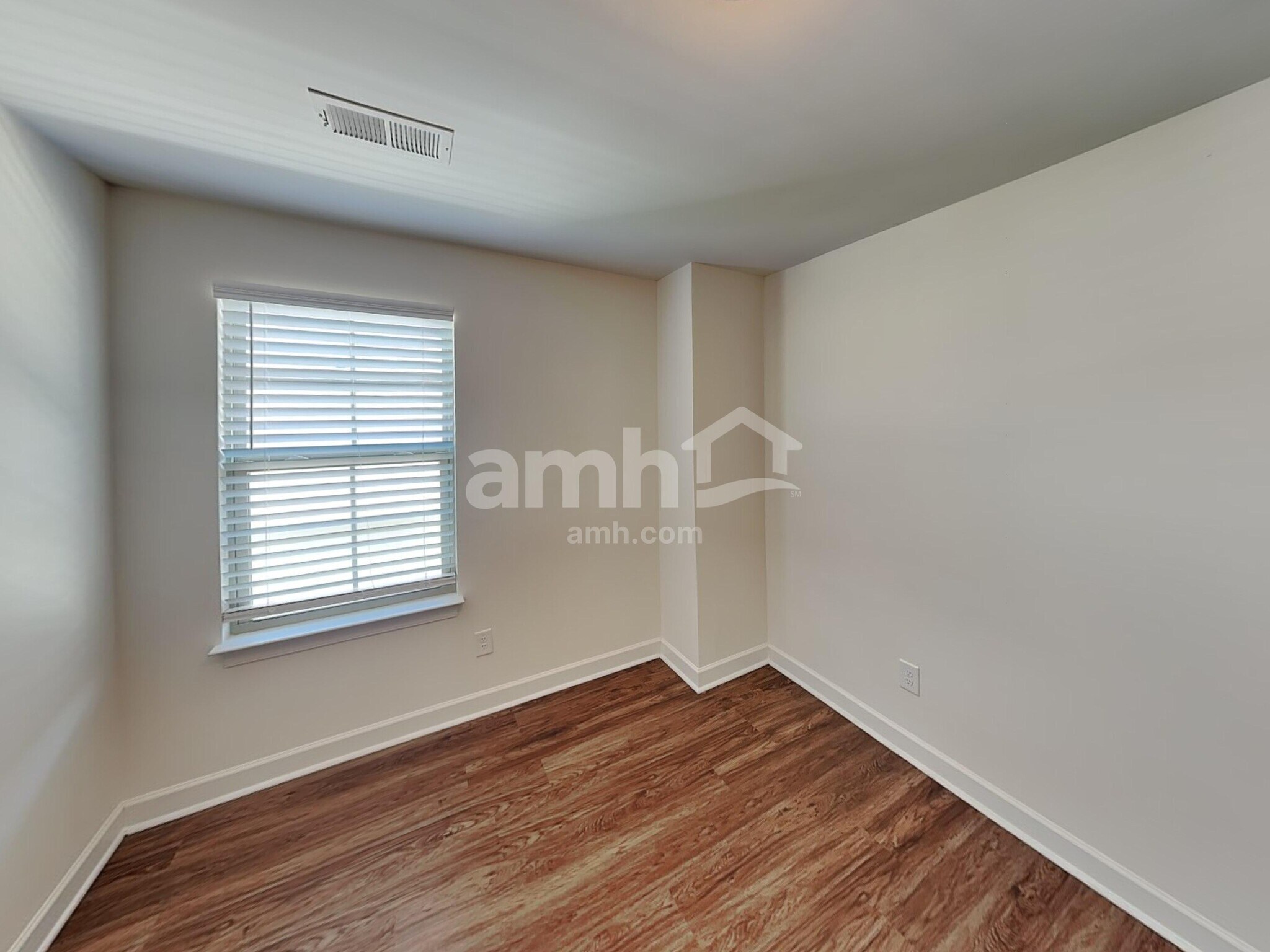 Building Photo - 4343 Freemark Dr