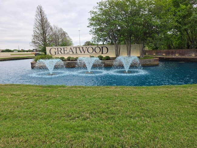 Building Photo - 8002 Cross Trail Dr