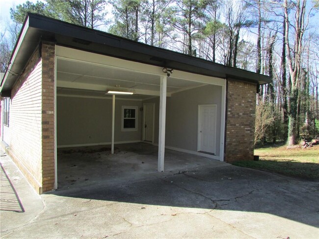 Building Photo - 1041 Mountain Woods Ct SW