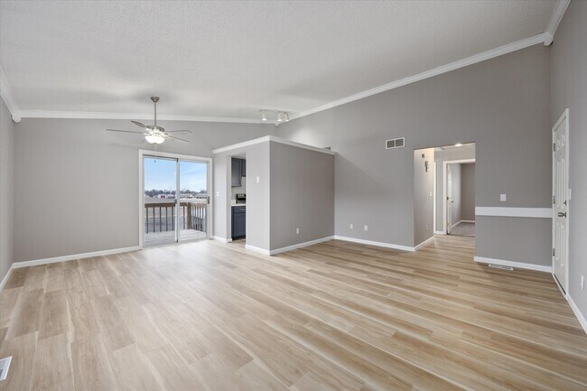 Building Photo - 2636 Villa Park Dr