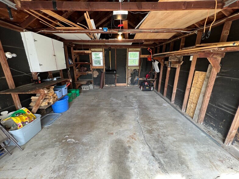 Building Photo - 316 5th St SW
