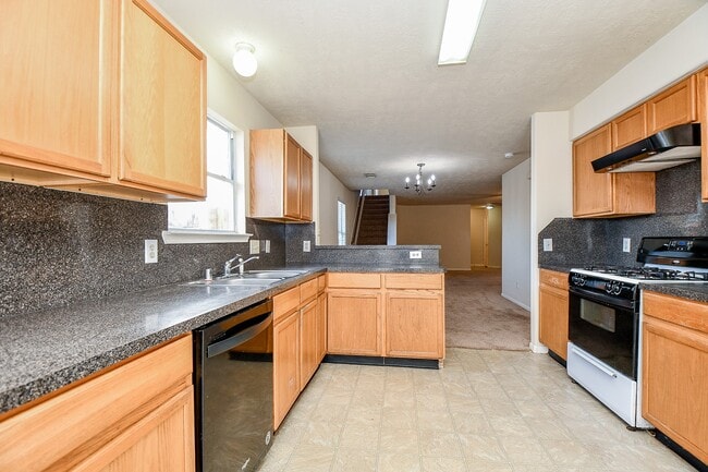 Building Photo - 13979 Maximos Dr