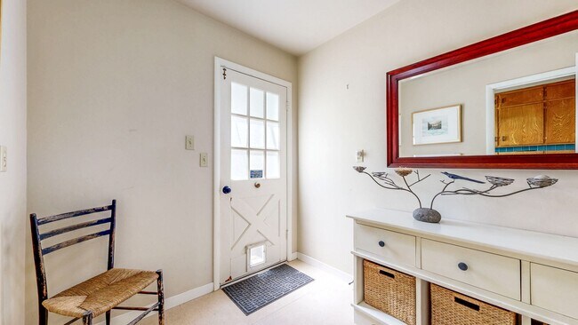 Building Photo - 4560 Sullivan Ct