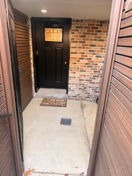 Building Photo - 2122 2nd St NW