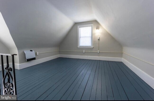 Building Photo - 328 Ridley Ave