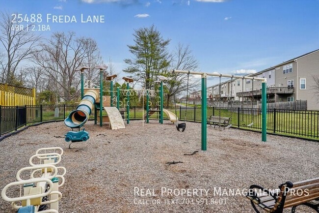 Building Photo - 25488 Freda Ln