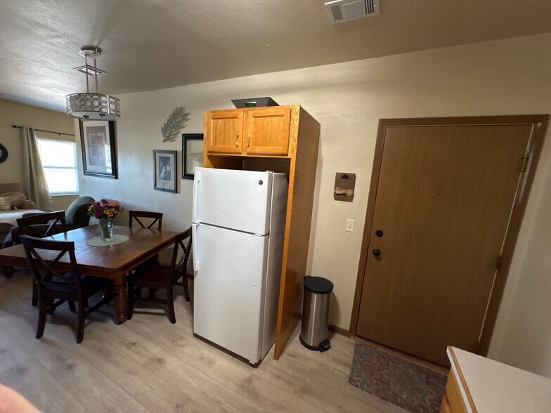 KITCHEN - 125 W Main St