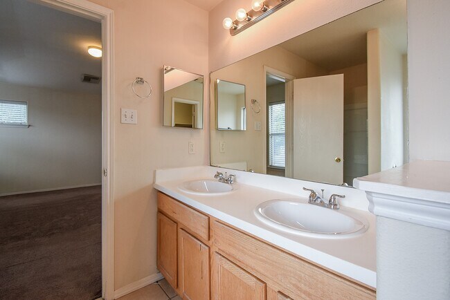 Building Photo - 18214 Olive Leaf Dr