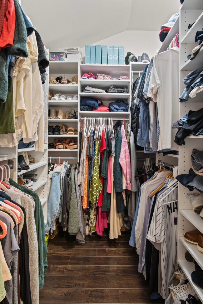 Building Photo - 6835 Aldea Ave