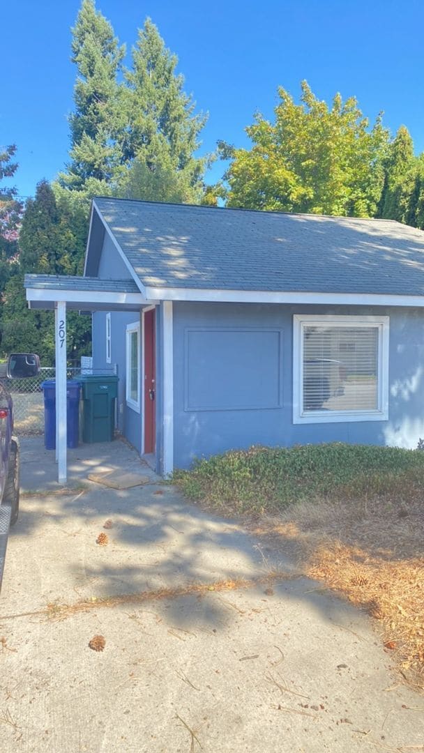 Building Photo - Adorable one bedroom one bathroom home!