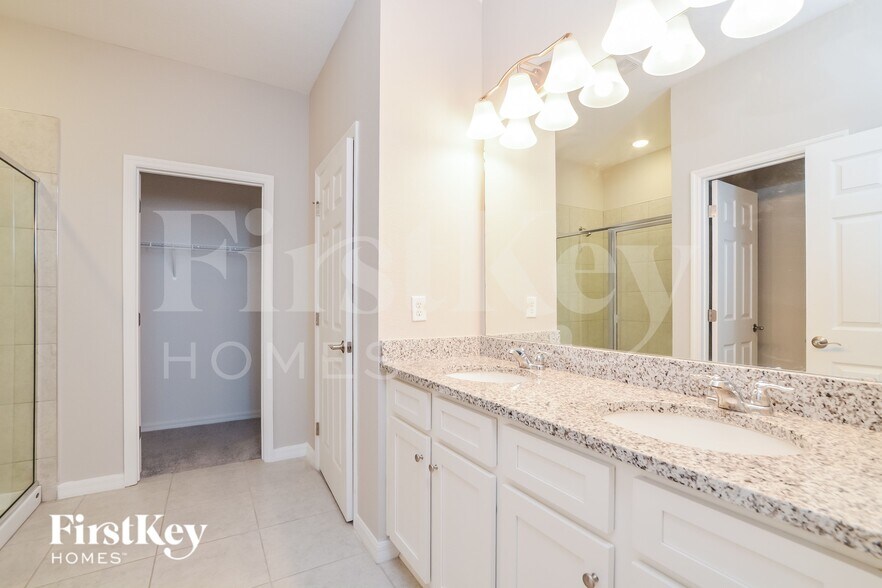 Building Photo - 1250 Ponca Rd