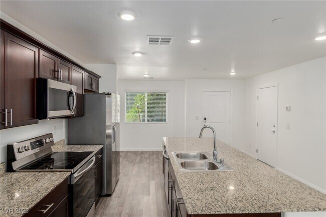 Building Photo - 12186 Scarlet Ember Rd