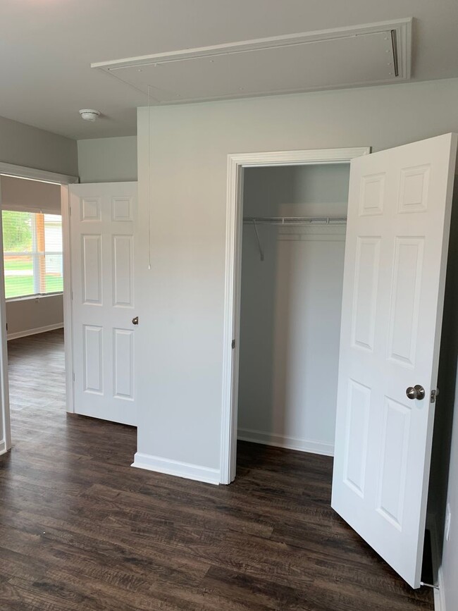 Building Photo - Don’t Miss This — Pre-Leasing 3-Bed, 2-Bath Home in Lakeside Cottages