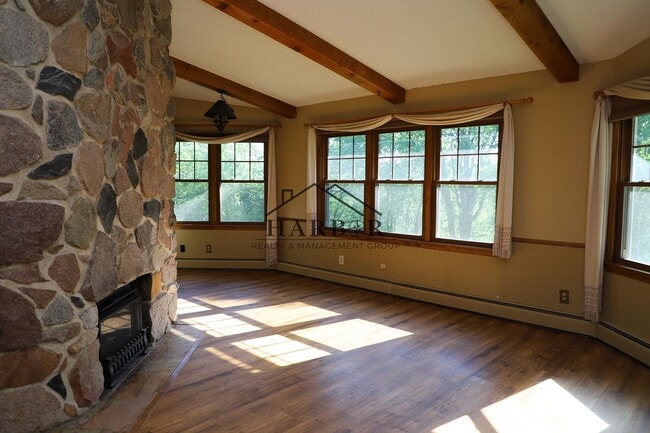 Building Photo - 3504 Ogden Ct NE