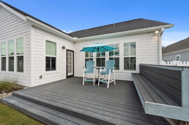 Building Photo - "Coastal Comfort Awaits: Spacious 3-Bed, 3-Bath Home in Holly Ridge!"