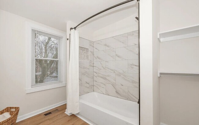 Building Photo - 206 Dill Ave