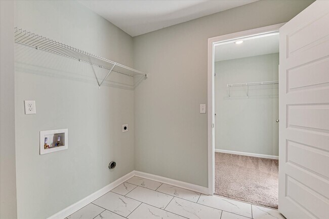 Building Photo - 705 Navan Ln