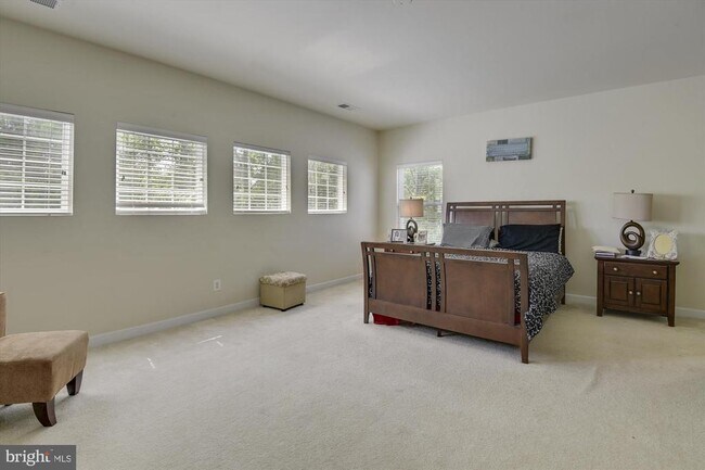 Building Photo - 6087 Piney Woods Ct