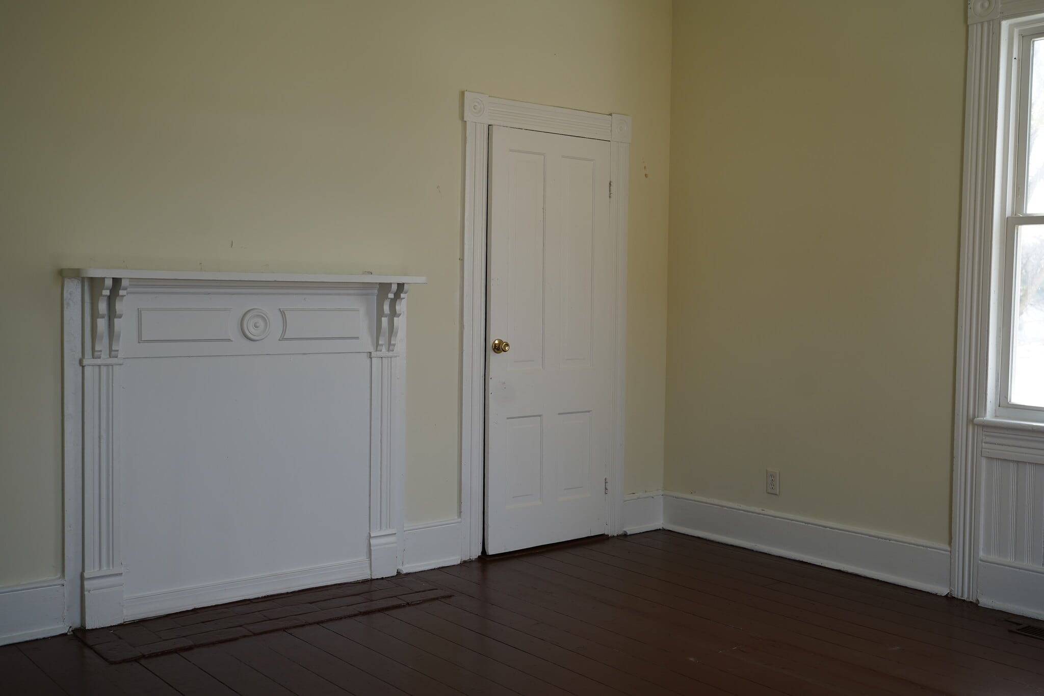 Living Room - 1028 Halifax St