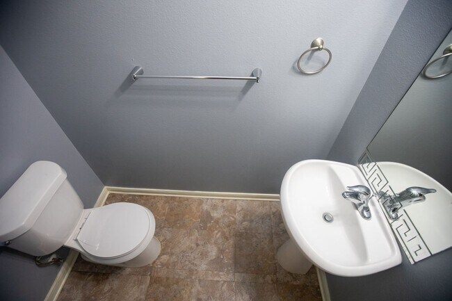 Building Photo - Style, Comfort & Location—The Perfect Hous...