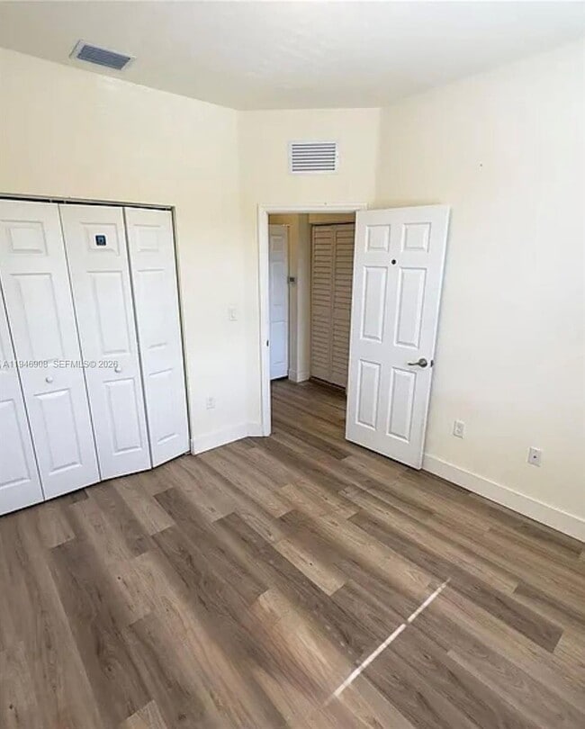 Building Photo - 3349 W 105th Terrace