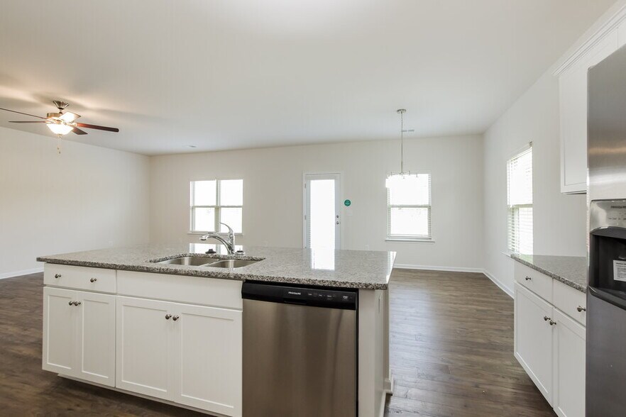 Building Photo - 4331 Drifter Dr