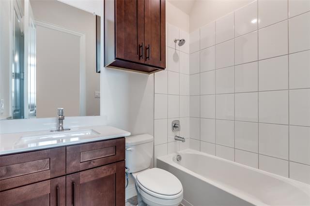 Building Photo - 1566 Dulwich Dr