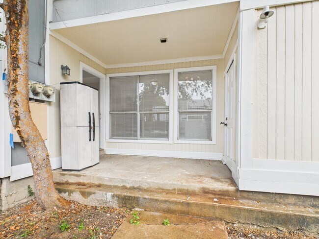Building Photo - 781 Country Pl Dr
