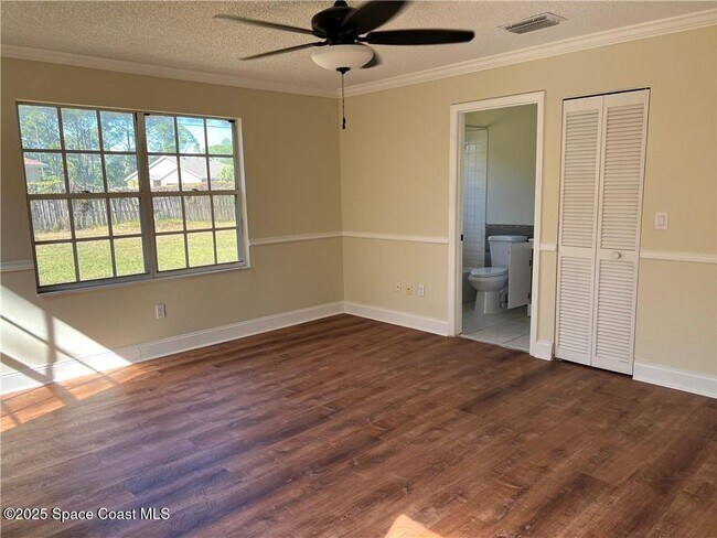 Building Photo - 1300 Eldron Blvd SE