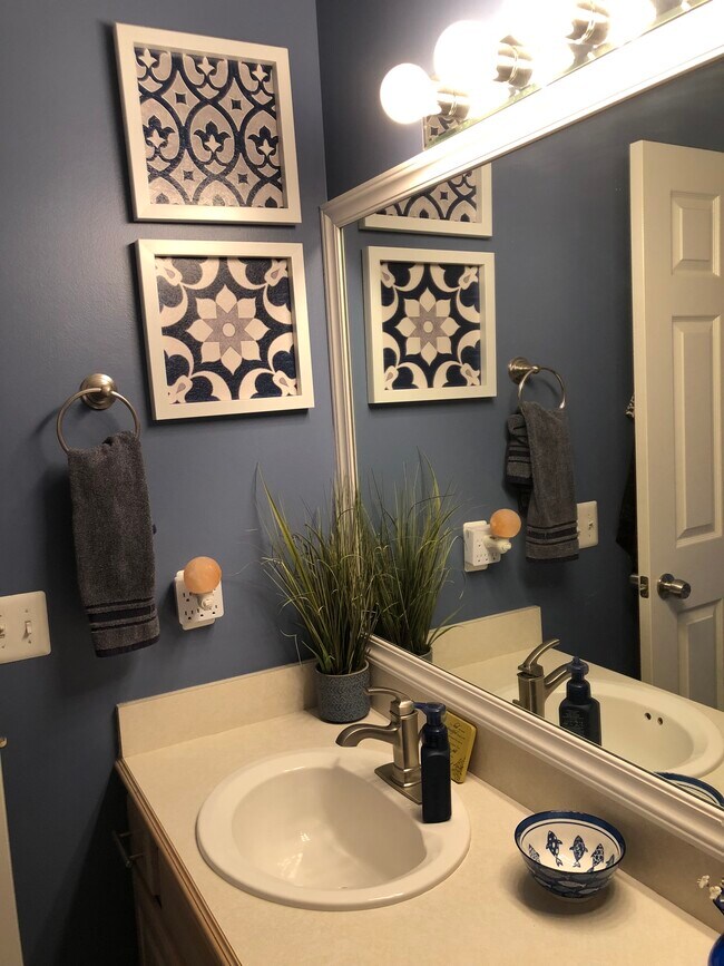 Bathroom - 40 Park Island Dr