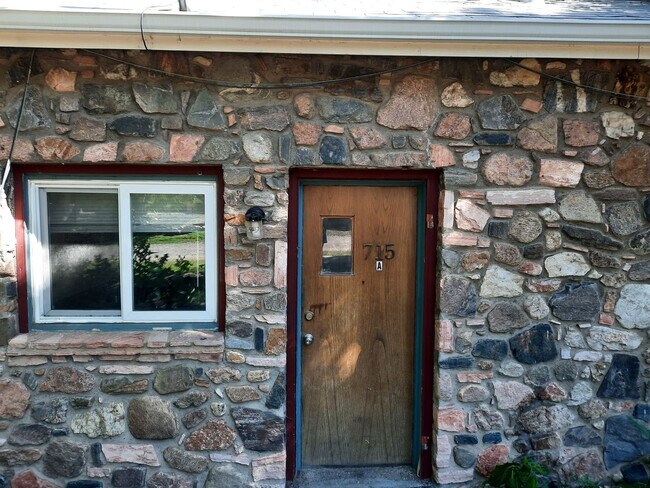 Building Photo - 715 Arapahoe St