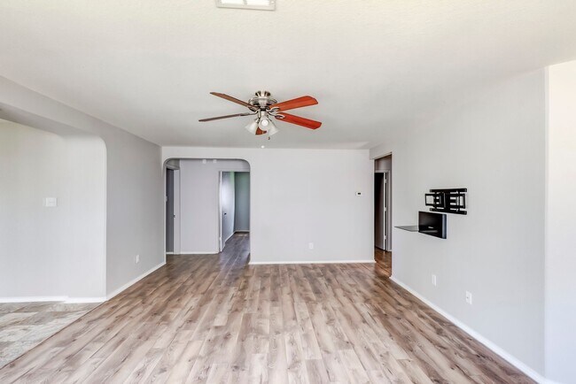 Building Photo - 8510 Starview St