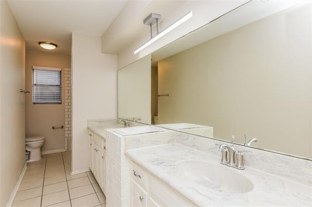 Building Photo - 2125 Rockmoor Dr