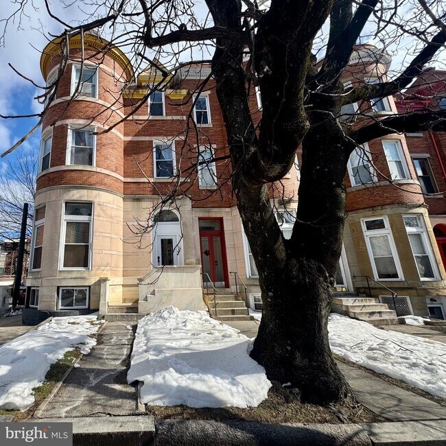 Building Photo - 2743 St Paul St