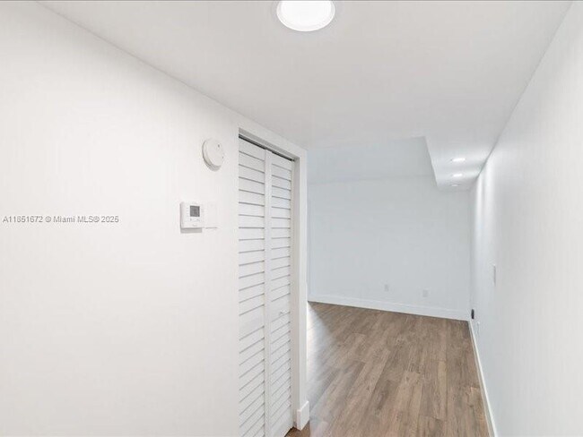 Building Photo - 9020 SW 125th Ave