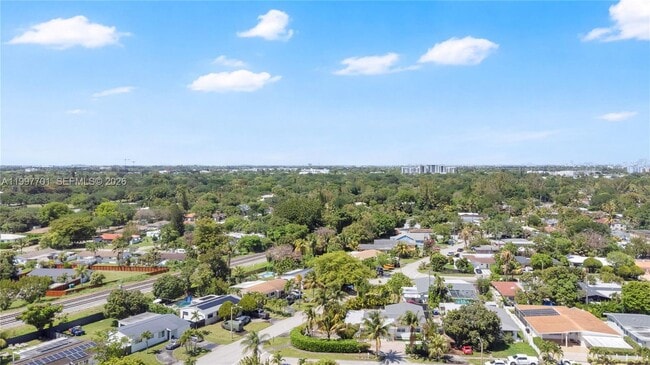 Building Photo - 1089 NE 110th St