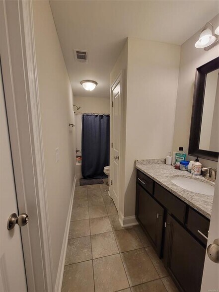 Building Photo - 104 Jane Ct