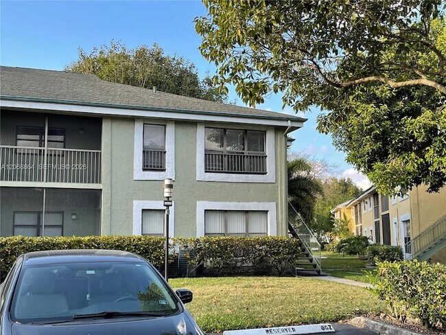 Building Photo - 8739 NW 39th St