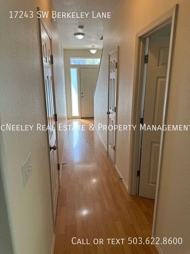 Building Photo - 3 bedroom Townhouse near Elmonica Station ...