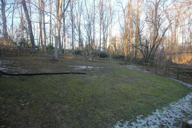 Building Photo - 9944 Murnane St